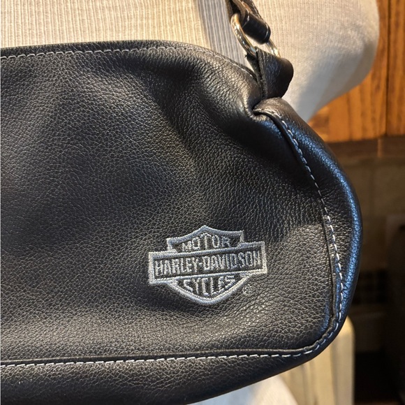 Harley-Davidson Classic Black Shoulder Bag - Picture 2 of 6